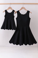 Black scalloped active mom&me dress - ARIA KIDS